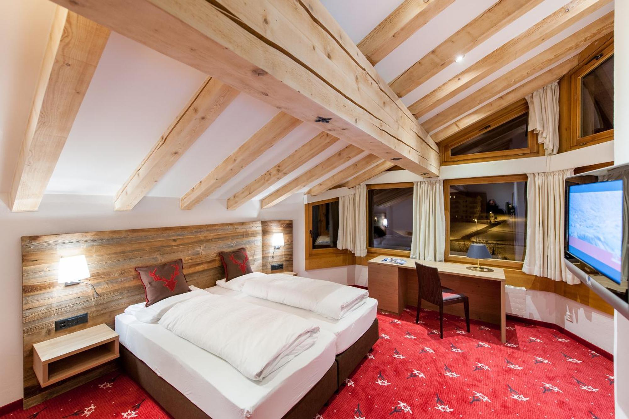 Penthouse Suite,1580335327:JPEG